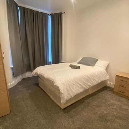 런던 Cosy House In Newham 아파트 외부 사진