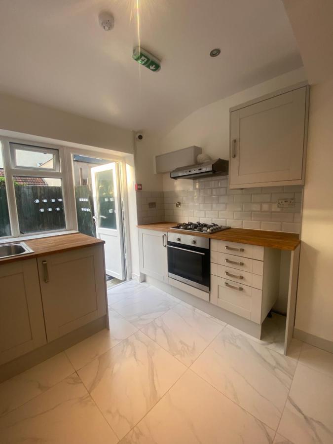 런던 Cosy House In Newham 아파트 외부 사진